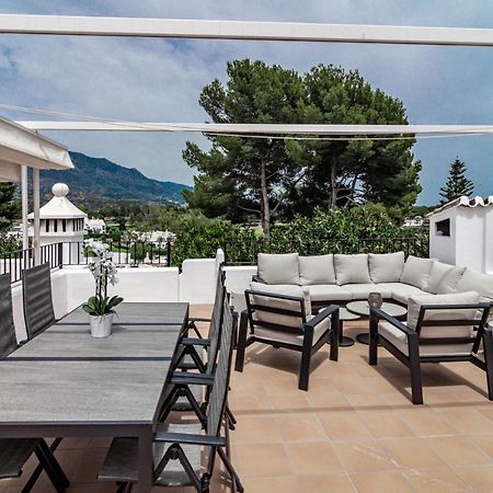 Charming And Modern 3-Bedroom Duplex In Aloha Pueblo With Mountain Views Marbella Luaran gambar