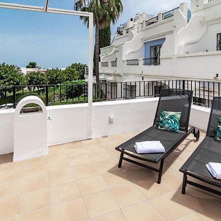 Charming And Modern 3-Bedroom Duplex In Aloha Pueblo With Mountain Views Marbella Luaran gambar