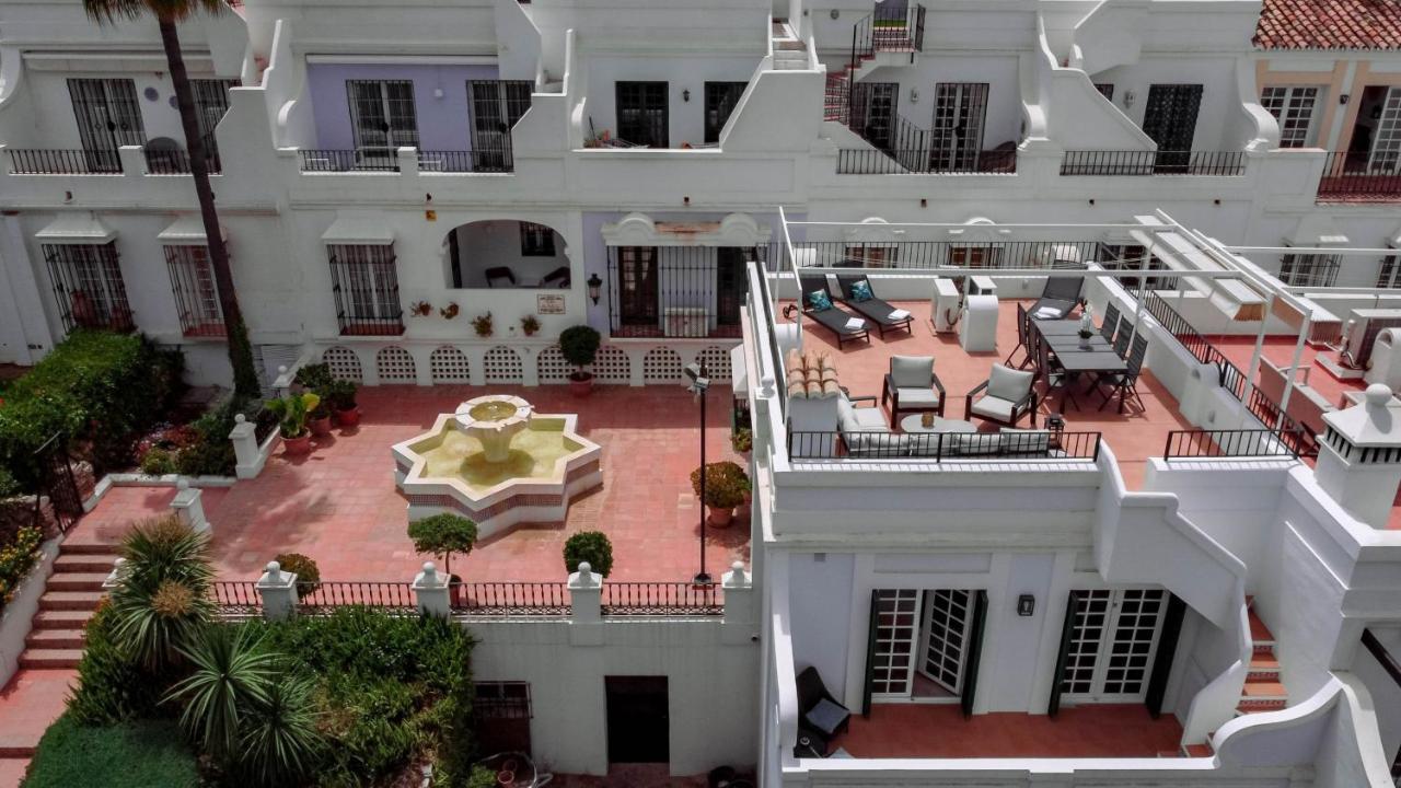 Charming And Modern 3-Bedroom Duplex In Aloha Pueblo With Mountain Views Marbella Luaran gambar